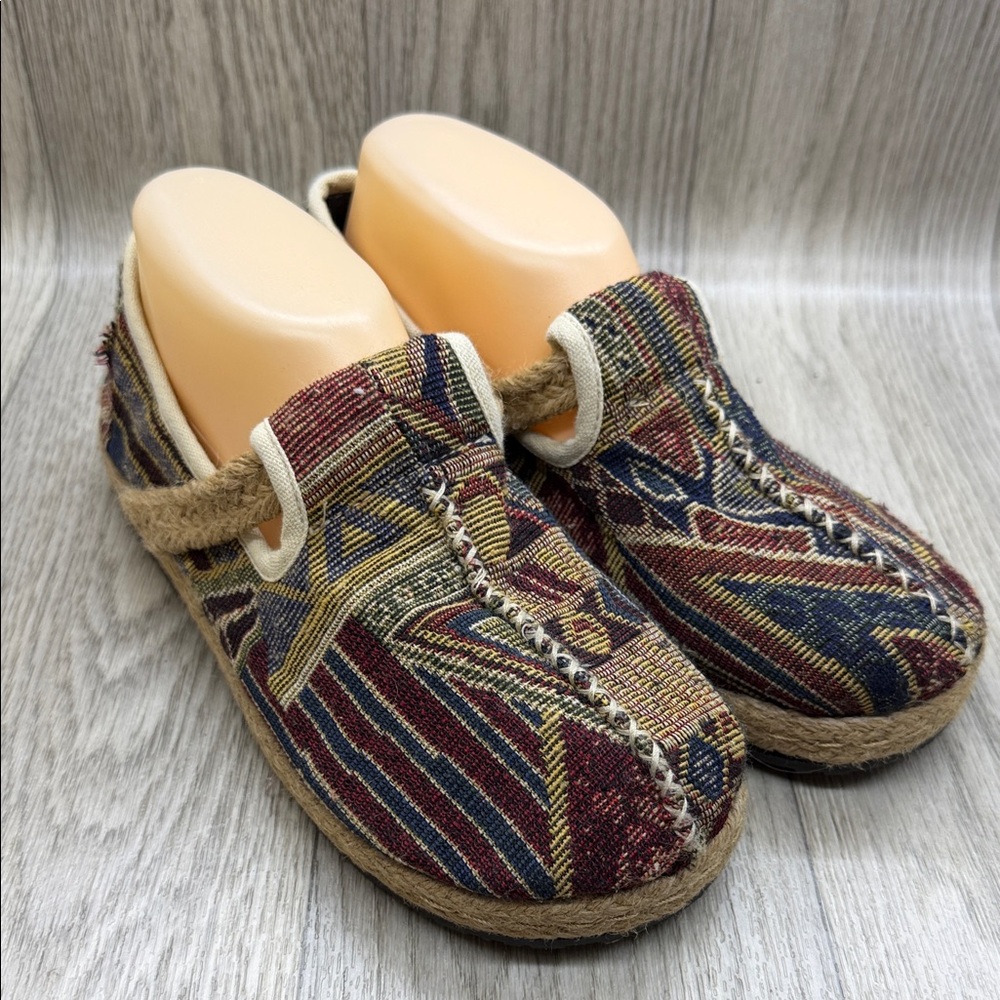 Veowalk Brown Cotton Embroidered Women Casual Linen Loafers Handmade